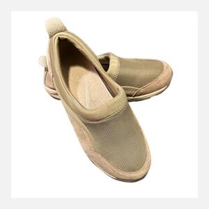 Easy spirit explore24 slip on shoes size  8 Taupe
